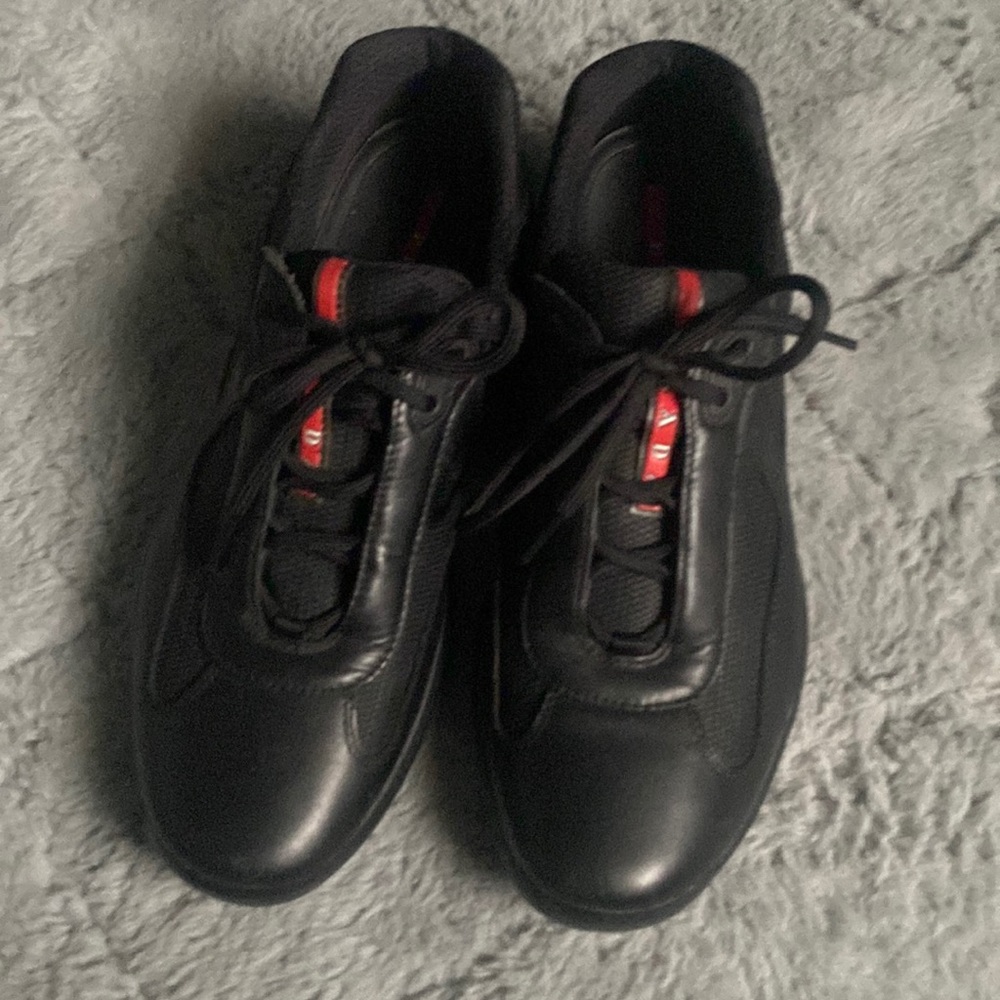 Pradas black size 9